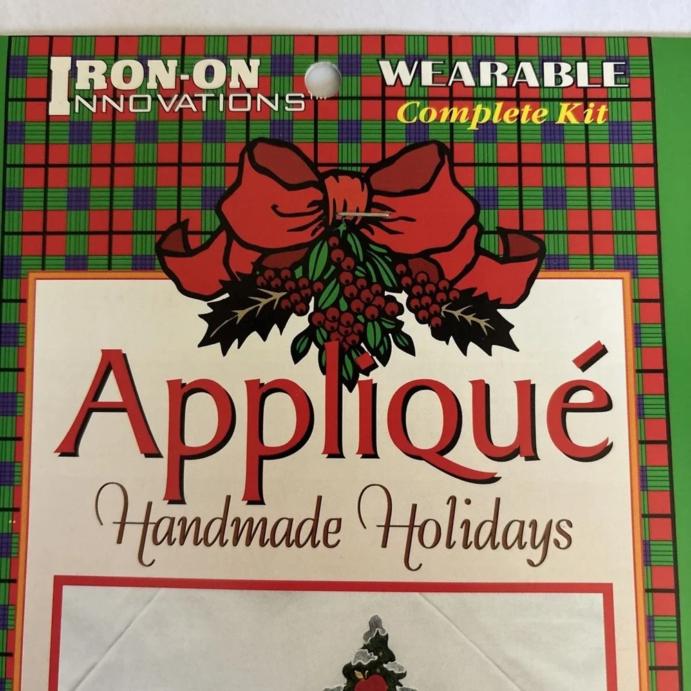 VINTAGE Holiday 90S IRON ON APPLIQUÉ‎ DESIGN FABRIC KIT Christmas Tree With Bear